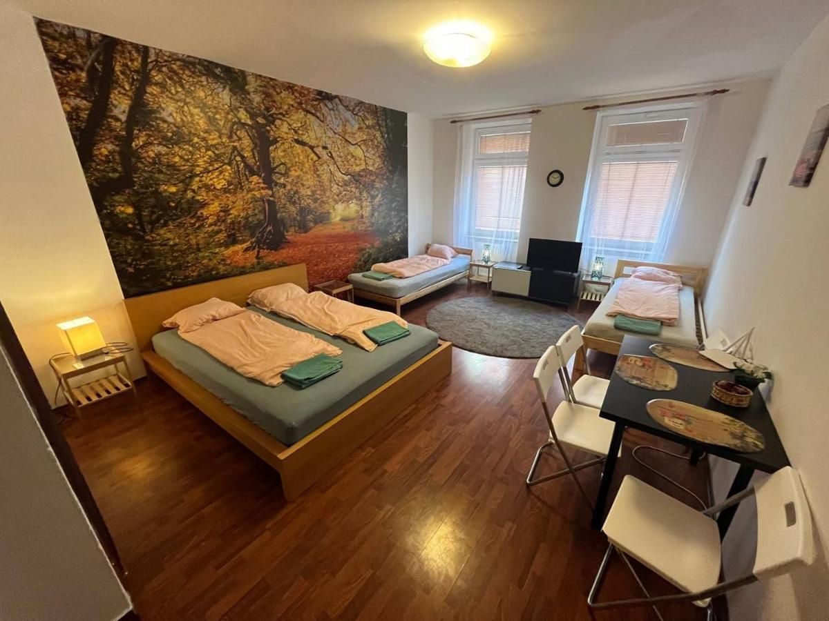 Apartments Spolkova Brno Esterno foto
